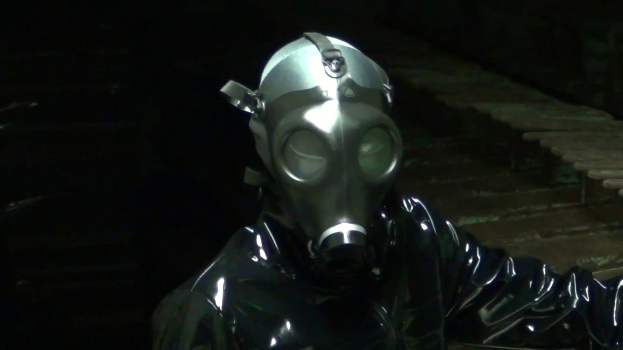 6: Zentai, latex and gasmask