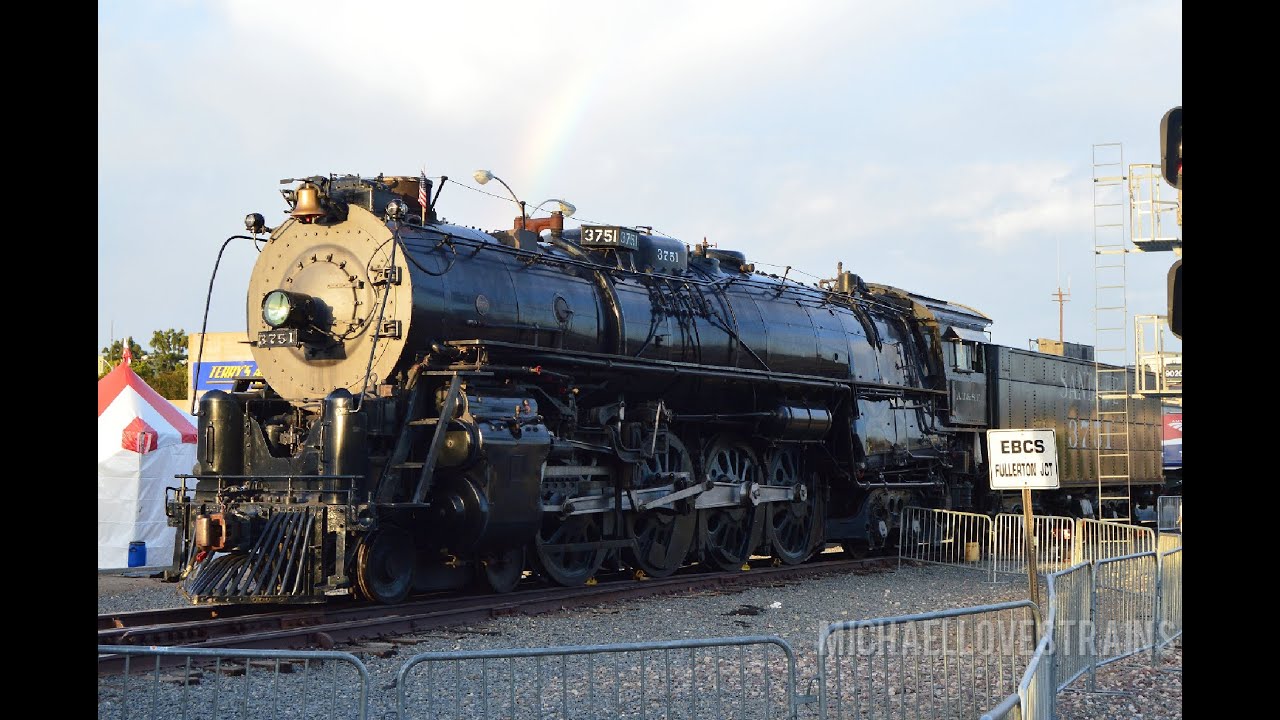 Santa Fe 3751's Grand Departure from Fullerton Railroad Days 2016