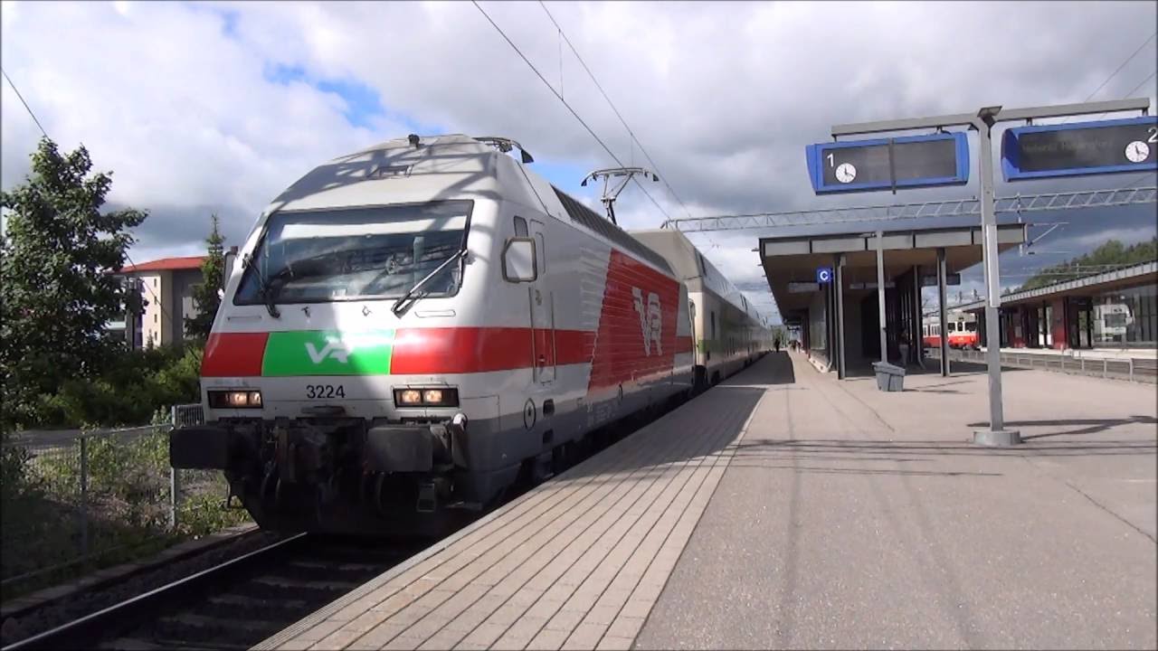 InterCity 3 arrives and departs Lahti station