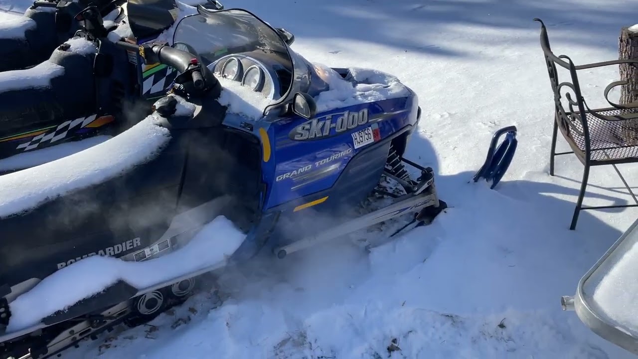 2003 Skidoo V1000 Grand Touring Cold Start
