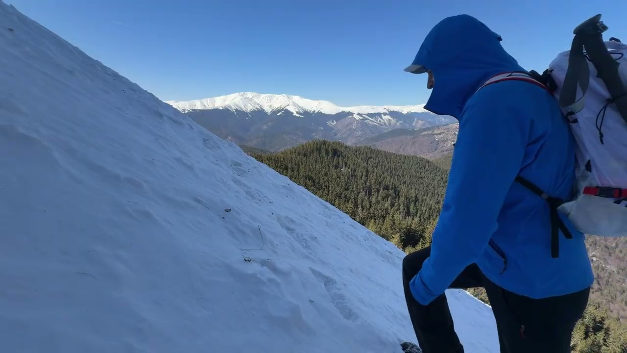 Oprit de o avalanșa pe traseul spre Cerdacul Stanciului.