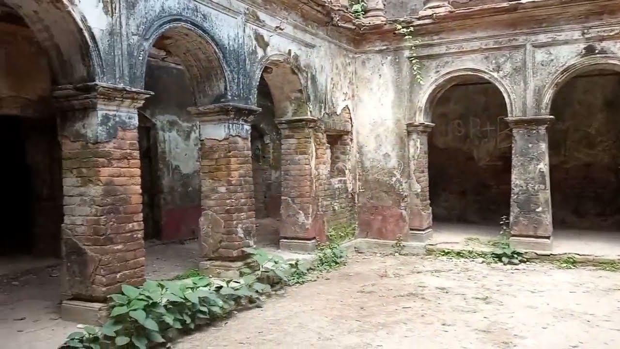 নওগাঁর বলিহার রাজবাড়িতে লতাগুল্মের রাজত্ব || Balihar Palace || Naogaon ( Rumana Baul Studio )