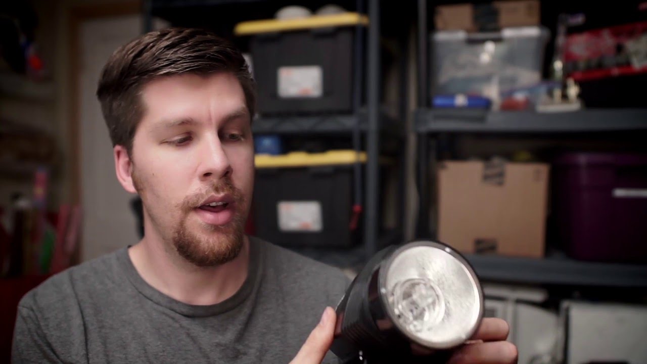 Cheap ($45) 180W Strobe Flash Light for Studio, Location and Portrait Photography