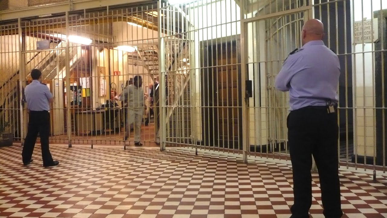 Gardiens de prison (59 minutes)