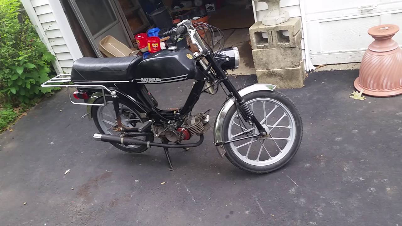Old moped running 1980 Batavus Regency