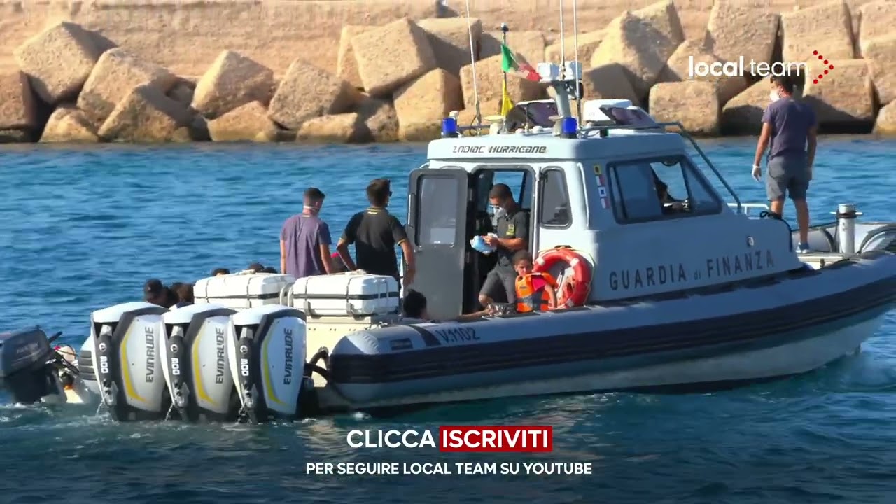 Lampedusa, nuovi sbarchi: arriva barchino con 20 migranti