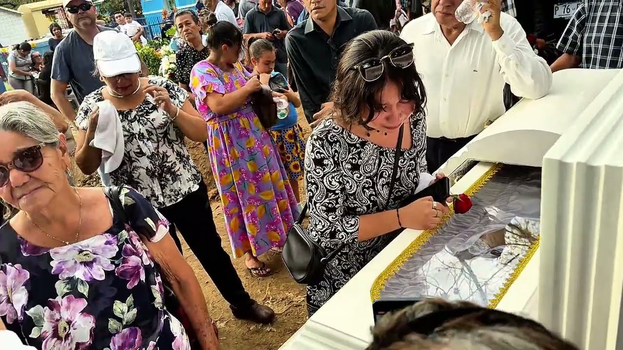 Recuerdo del entierro de mi abuelita Andrea Villalobos 