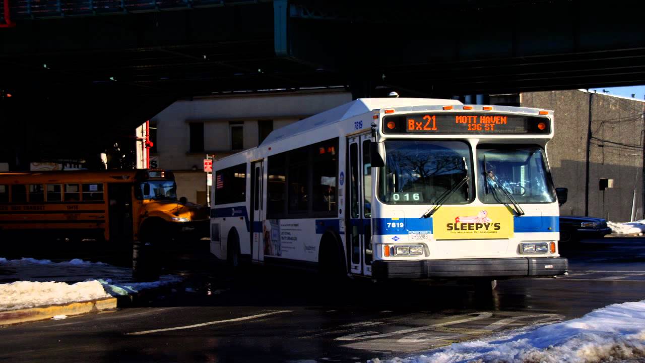 MTA New York City Bus 2004 Orion VII CNG 7762 [ Audio Recording ]
