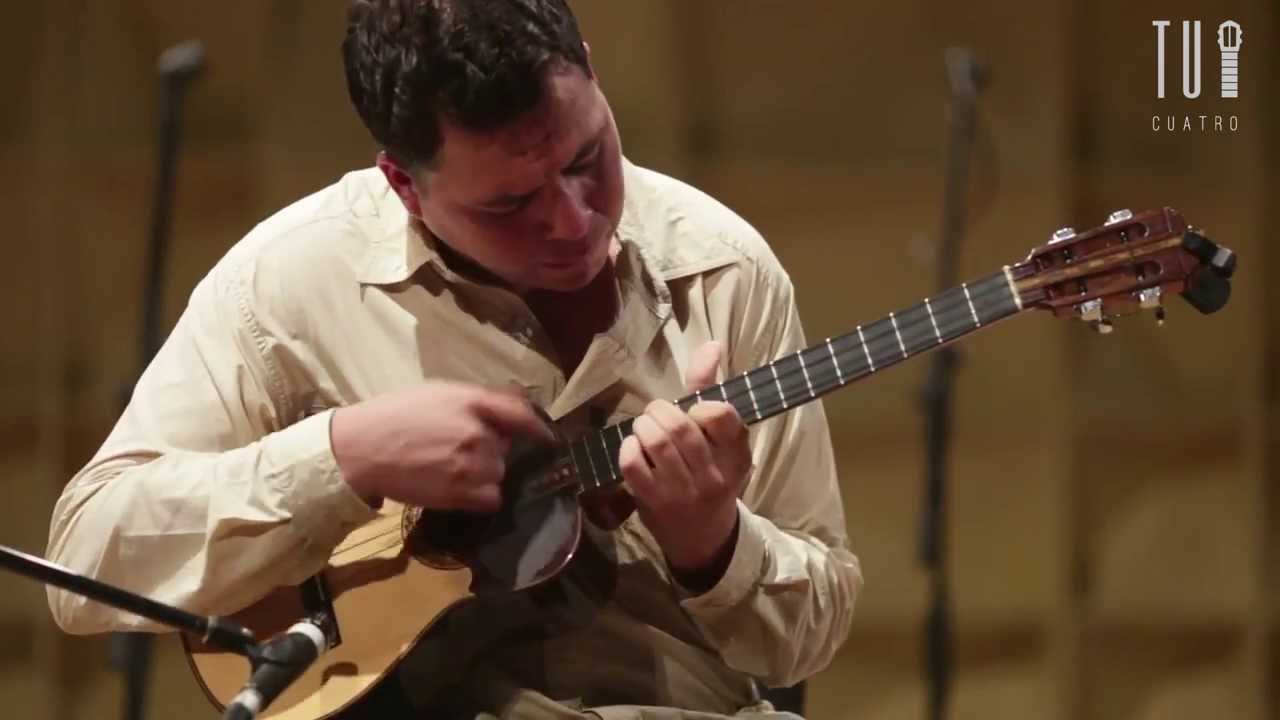 El Cuatrista Daniel Requena interpretando El Tercio