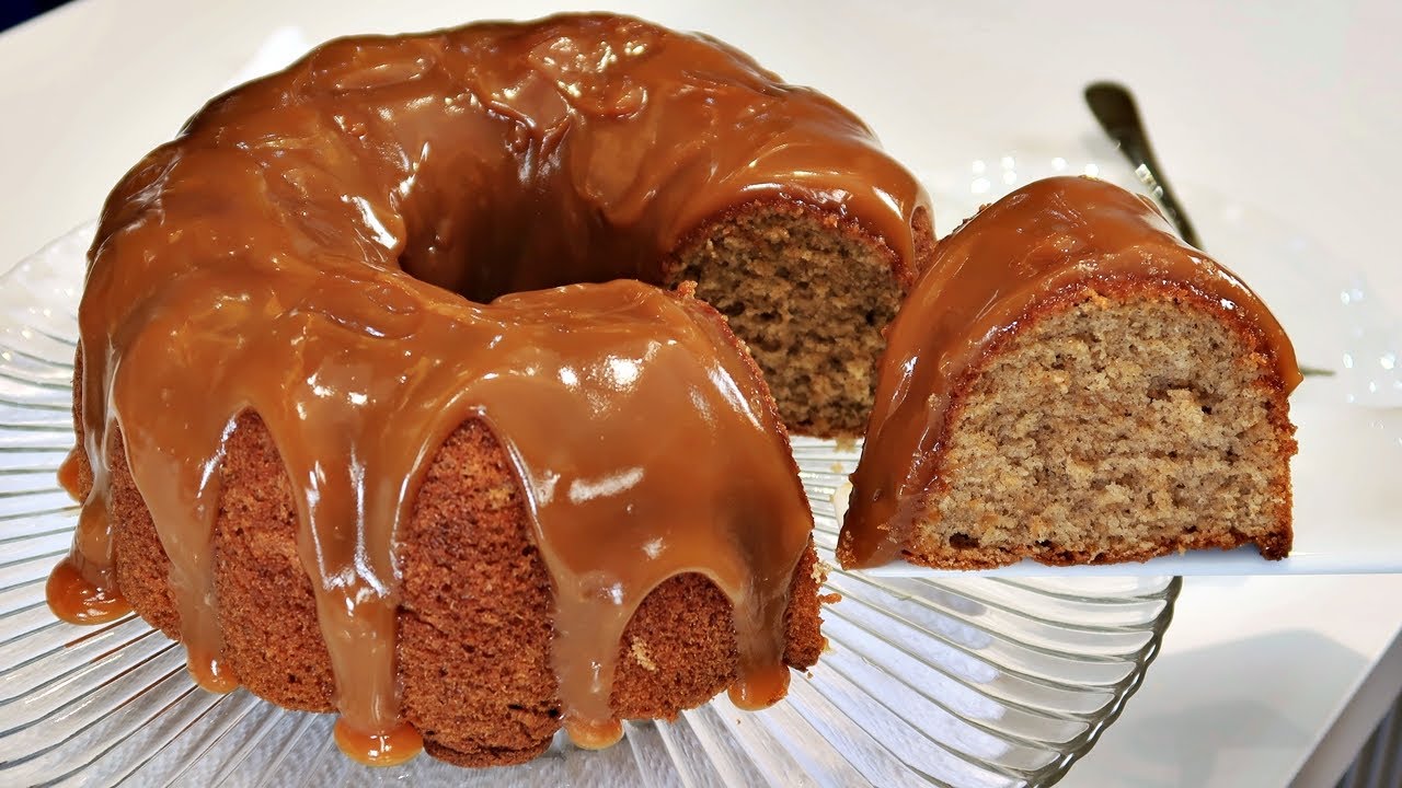BOLO DE CANELA SUPER FOFINHO COM COBERTURA DE DOCE DE LEITE | FÁCIL E RÁPIDO