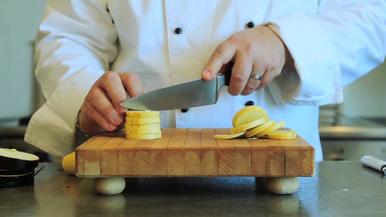How to Cut, Julienne and Dice Yellow Squash