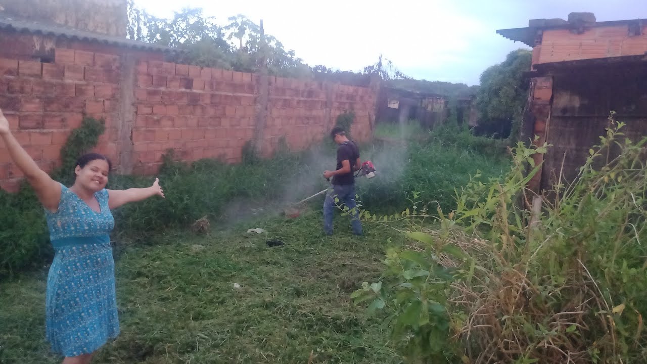 TRANSFORMAÇÃO😭NSTALAMOS PORTA E JANELA NA SALA🏠 ROÇAMOS O MATO DO QUINTAL PÓS TEMPESTADE⛈️