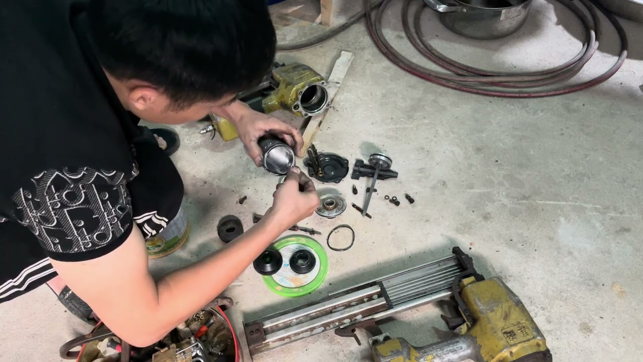 Lưỡi không thụt lại được