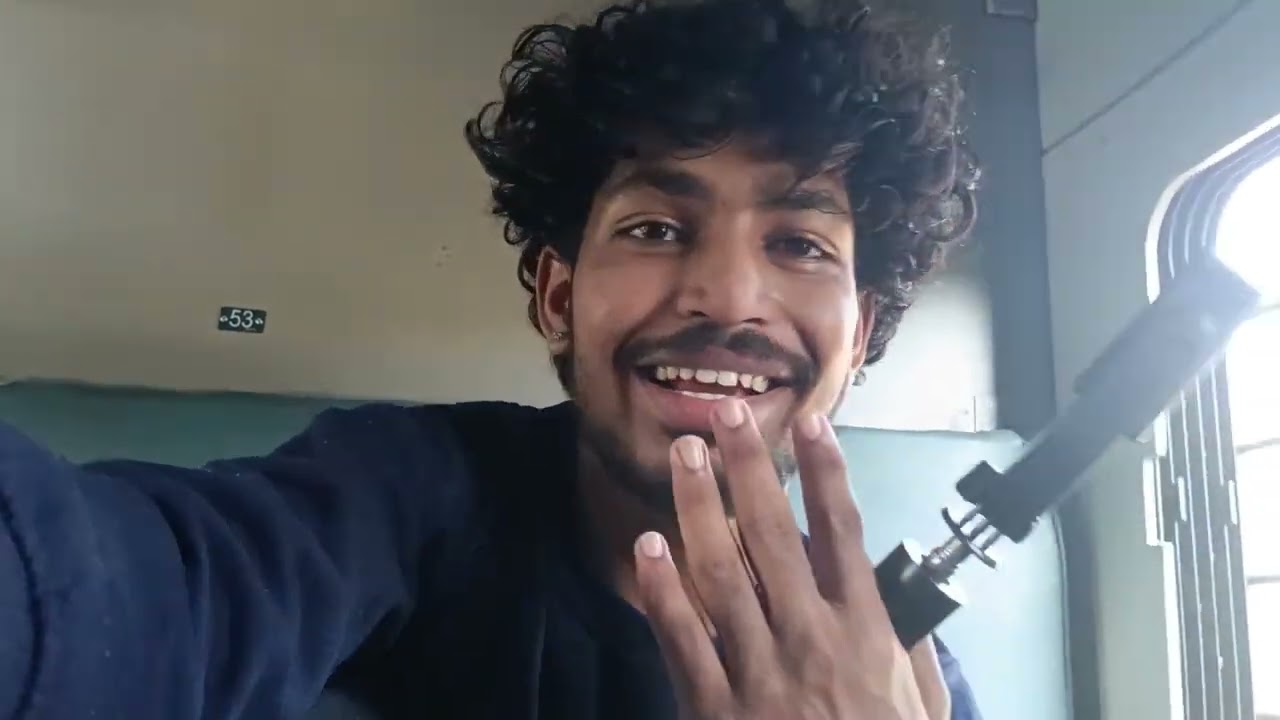 Indian survivar 😉 Is surviving on train 🚂 one day journey  udupi  to toy Cety ... 💯 Never give up 