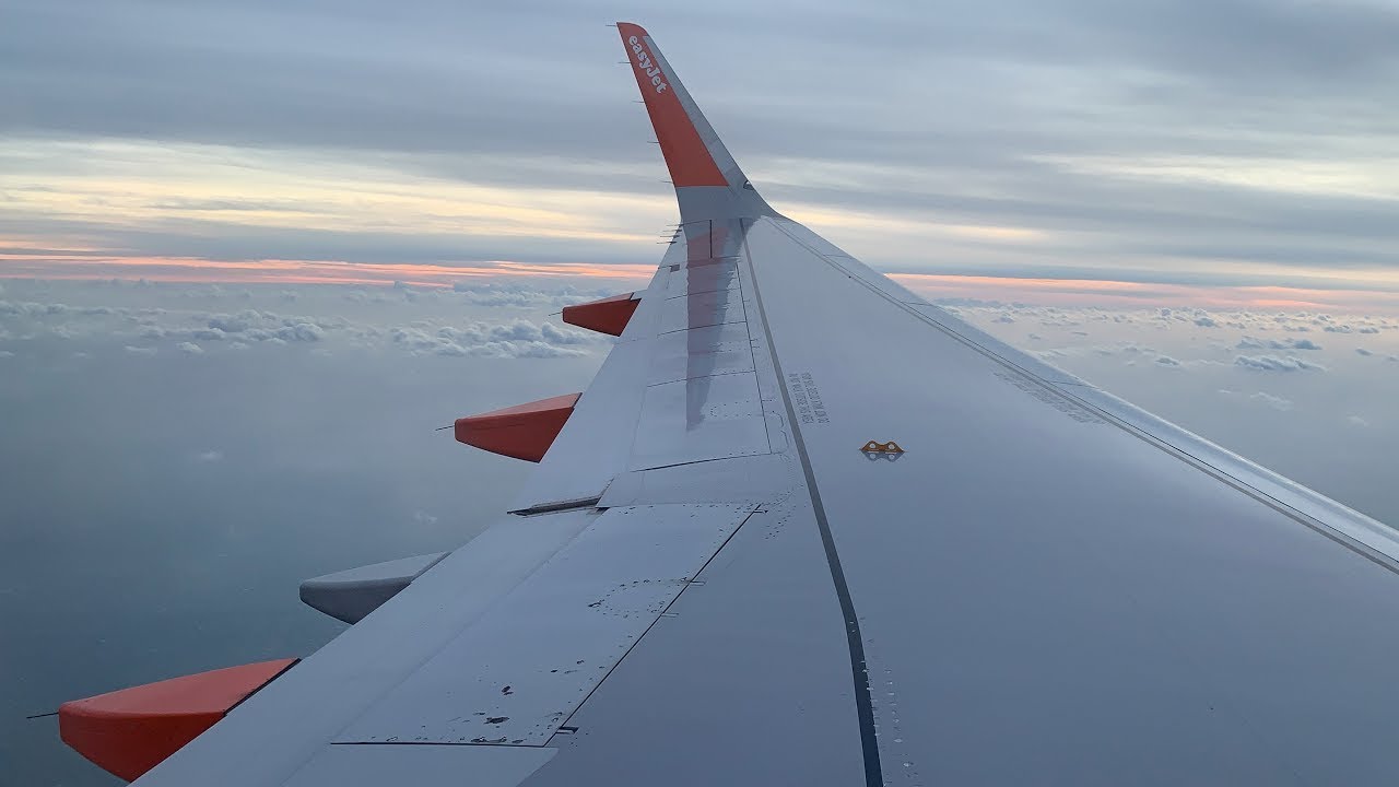 SUNSET LANDING | easyJet A320 Landing at London Gatwick Airport