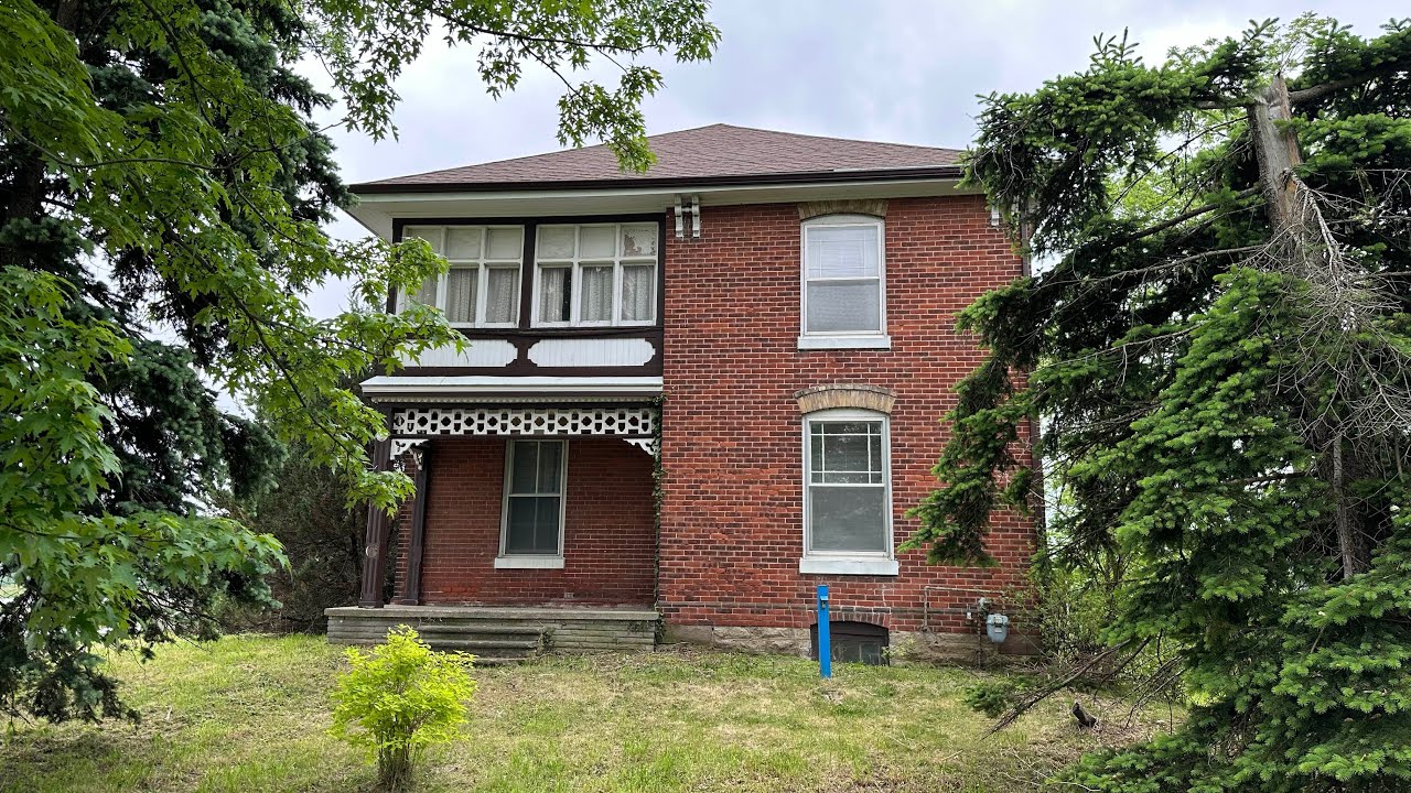 This ABANDONED 130 year old Victorian  house is set for demolition!