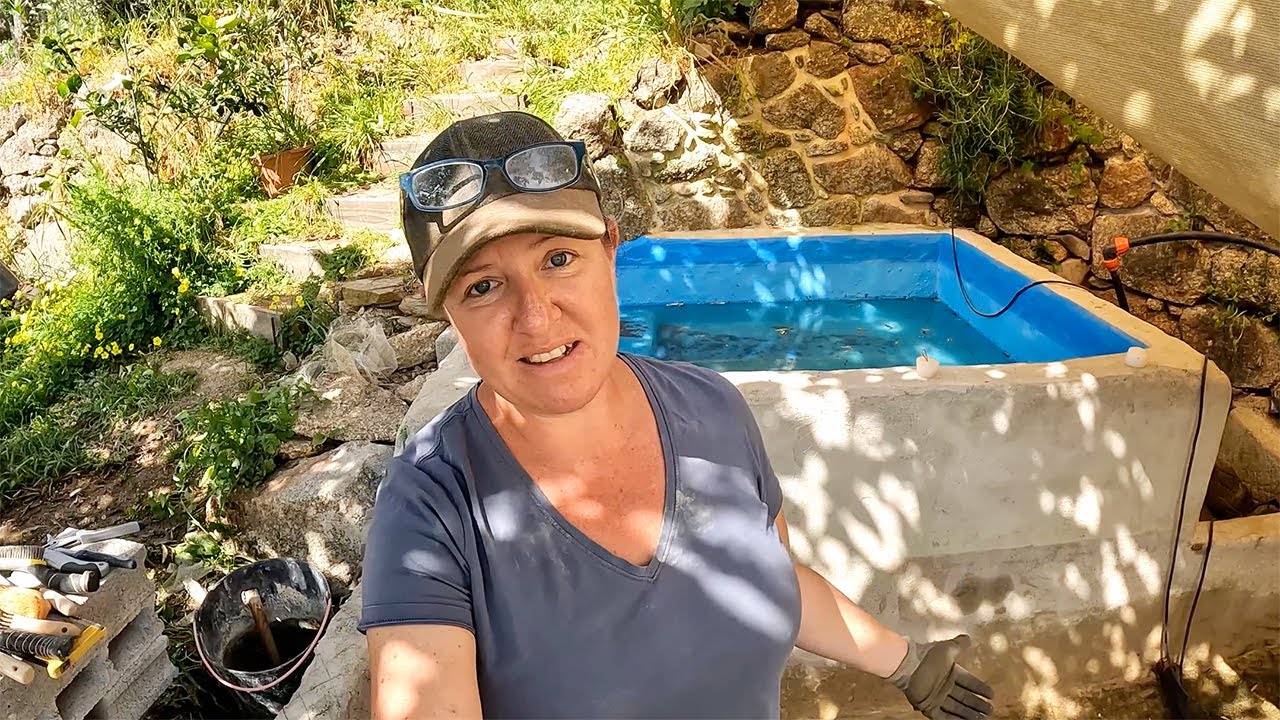MAKING AMAZNG PROGRESS ON THE WATER TANK - Off Grid Homestead