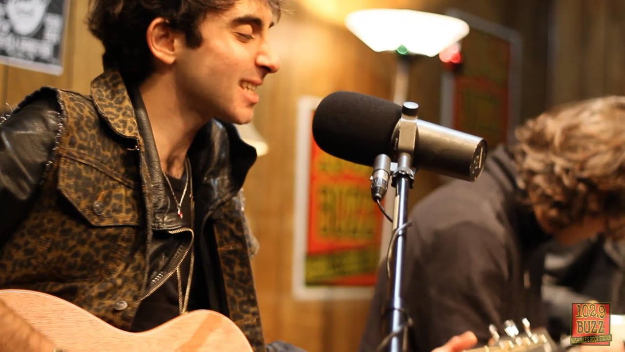 102.9 The Buzz: Acoustic Session - Beware Of Darkness - Howl