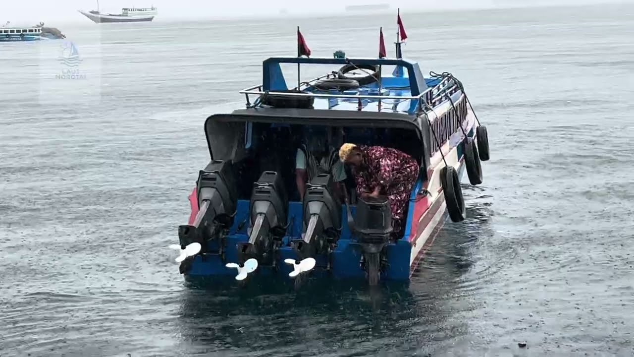 Hujan, Angin, dan Harapan | Aktivitas Pelabuhan Armada Semut Mangga 2 Ternate