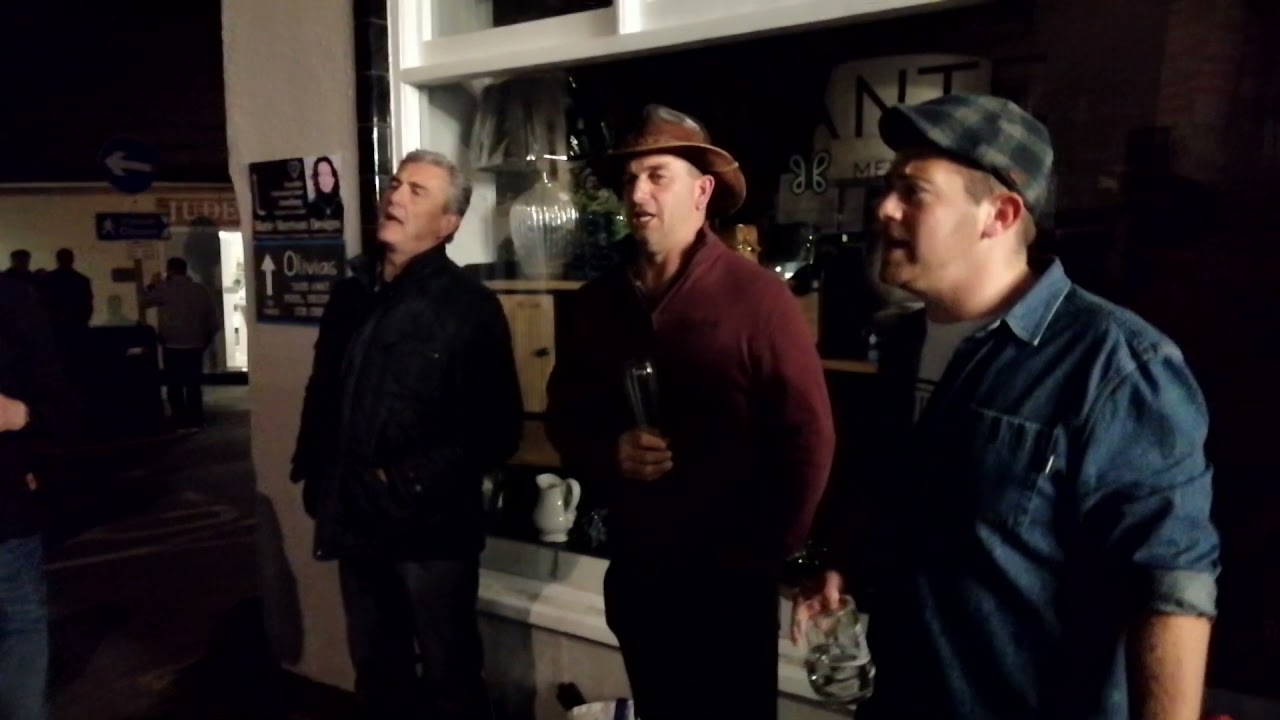 Barrett's Privateers - Yeller Girls live at Mevagissey Shanty Festival