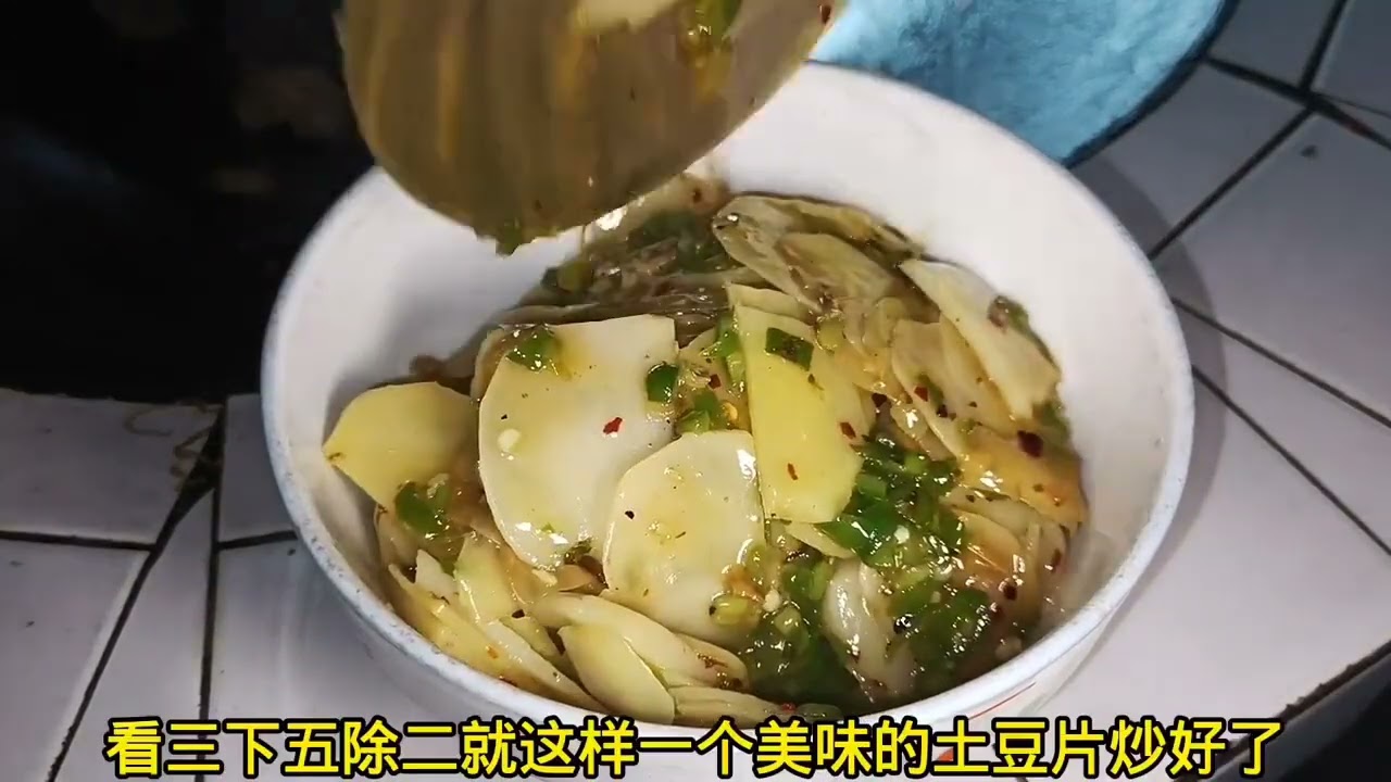 夏天越来越热，吃饭也没胃口，70岁娘家妈妈让我们在灶台上煮饭 #我的乡村生活 #农村日常 #宝妈