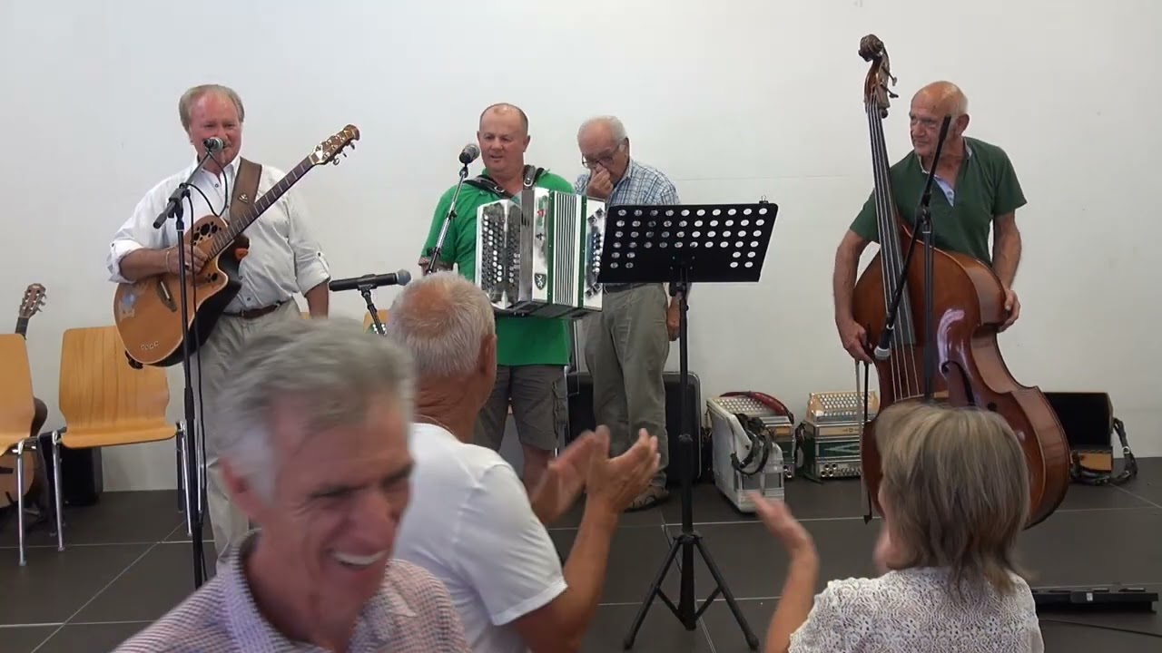 Sänger  u.  Musikantenstammtisch  in  Laßnitzthal  ---  25.8.2024  ---  3. Teil.
