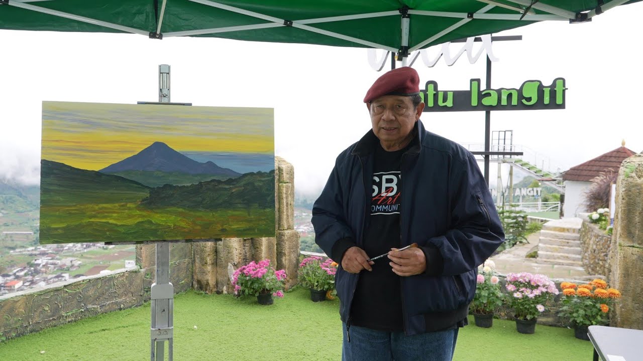 Melukis Gunung Sindoro dari Pintu Langit Dieng, Wonosobo. 21 November 2025