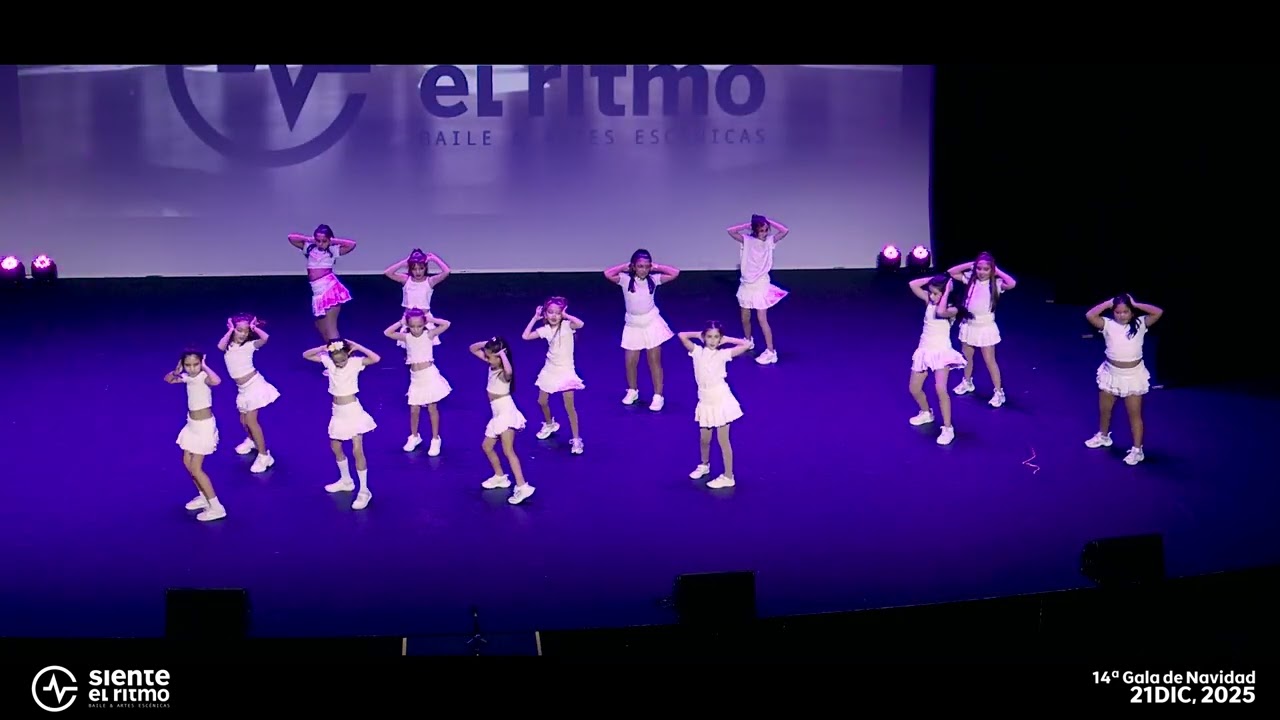 Gala de Navidad 2025 – Siente el Ritmo. Grupo de baile urbano · Profesora Marina Ruiz.