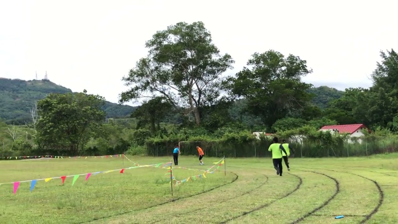 Meriah! Acara Guru vs Pelajar 8x50 meter