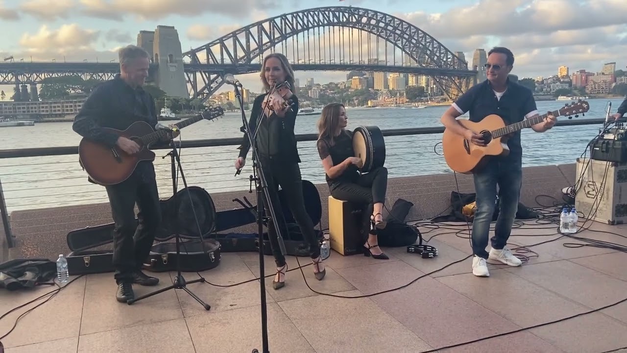 The Corrs - Haste to the Wedding (Busking Session at Sydney Harbour, 24 November 2022)