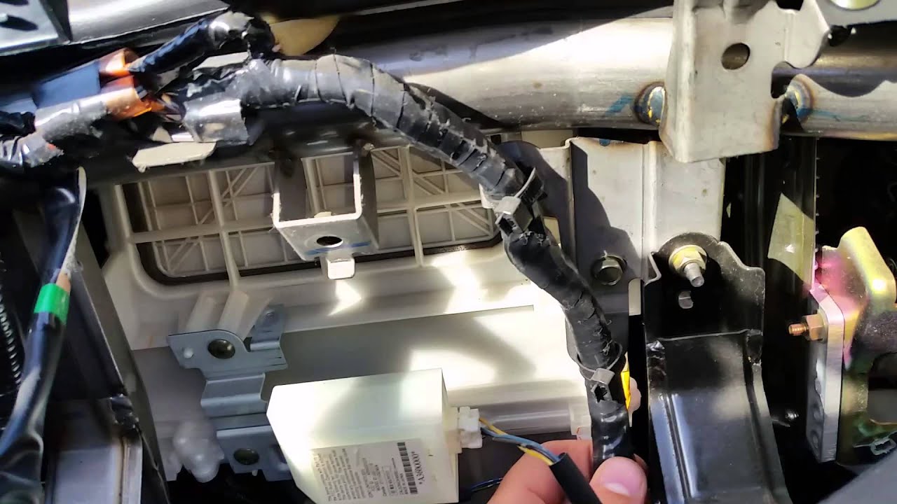 How to replace Passenger side airbag Nissan 350z