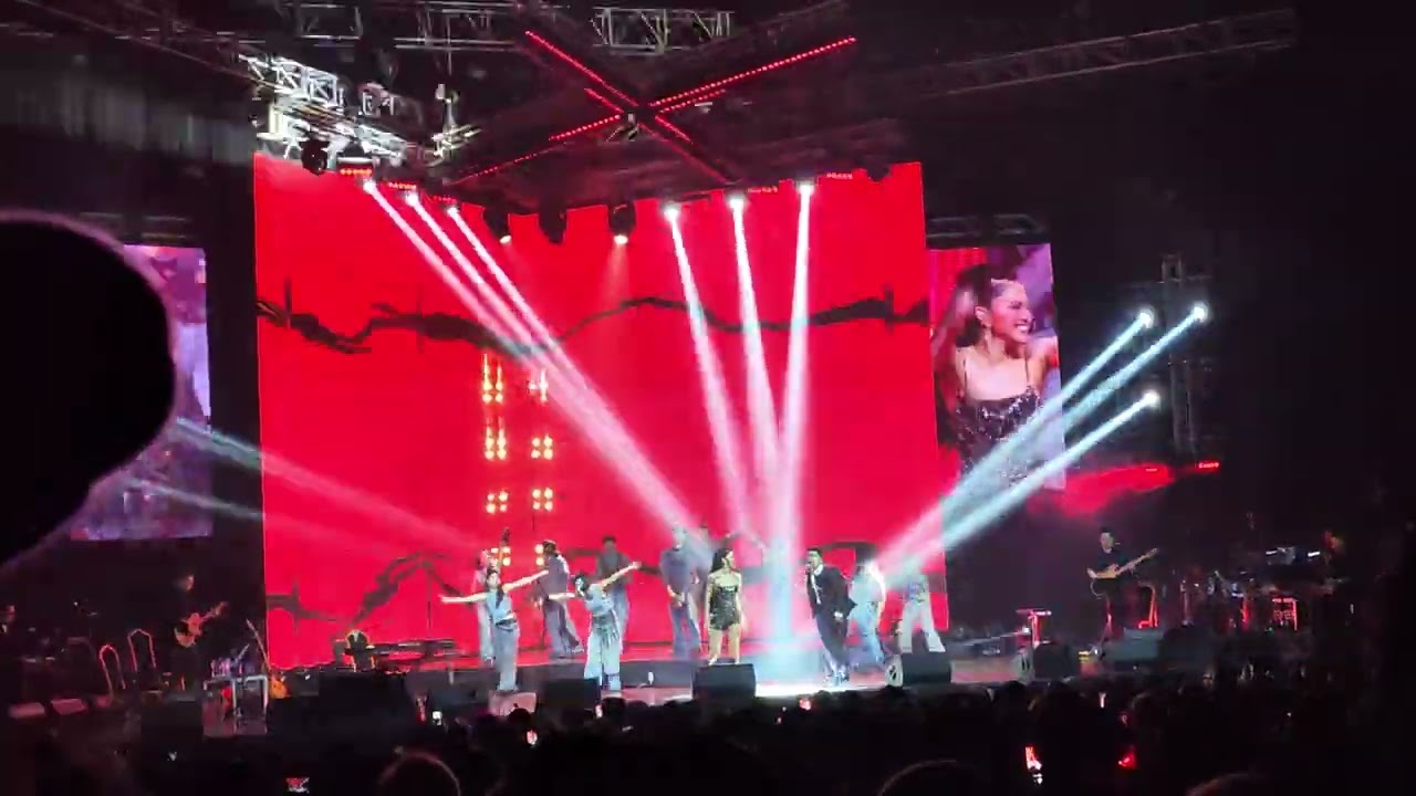 Julie x Stell Concert Part 1