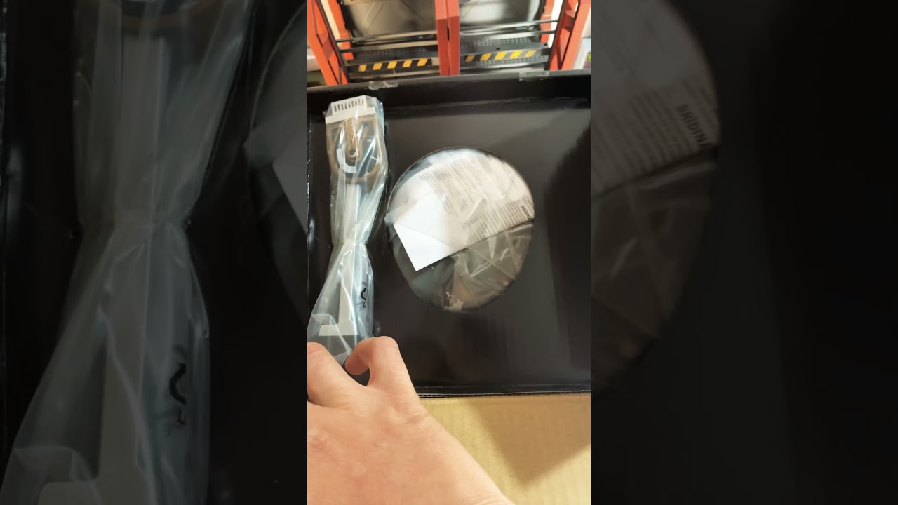 Boba fett black series helmet 