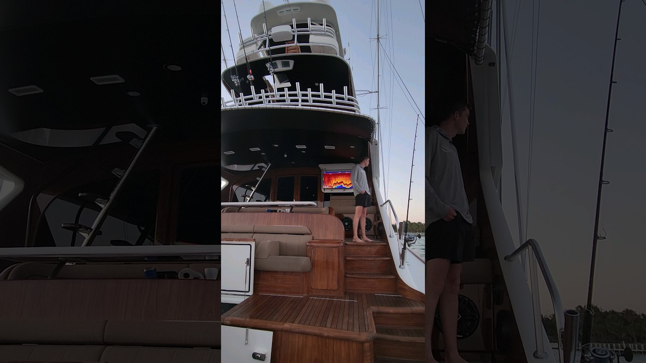 92' Viking Skybridge 