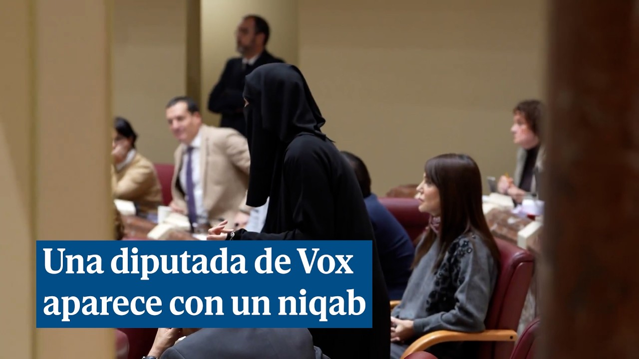 Una diputada de Vox irrumpe en la Asamblea de Murcia vestida con un niqab
