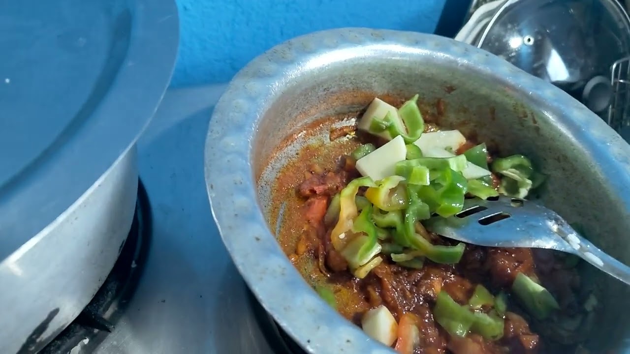 Shimla mirch aloo ki sabji 🫑🥔😋 kaisi lagi comment karke batana 