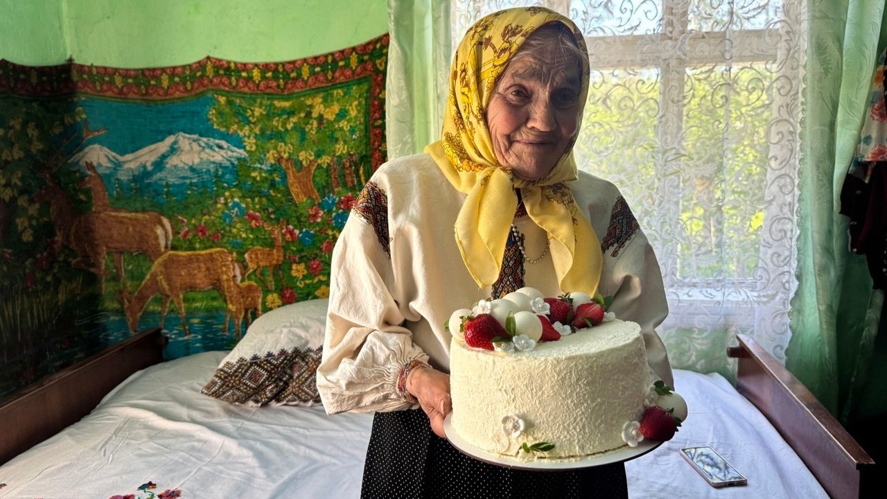 Grandma Maria is turning 85! A 4-generation anniversary in a mountain village