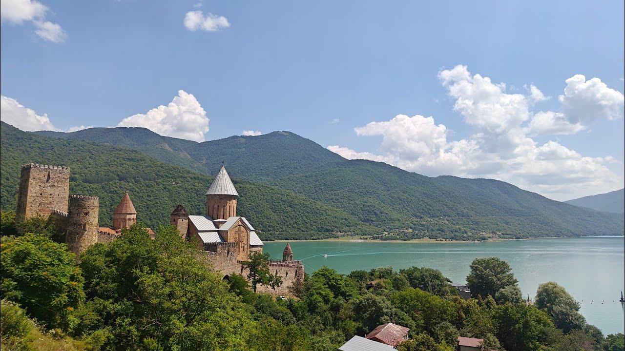 On the Georgian Military Highway 🇬🇪
