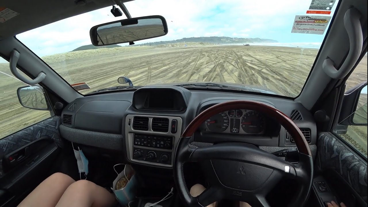 1999 Mitsubishi Pajero POV Beach Off-Road Driving