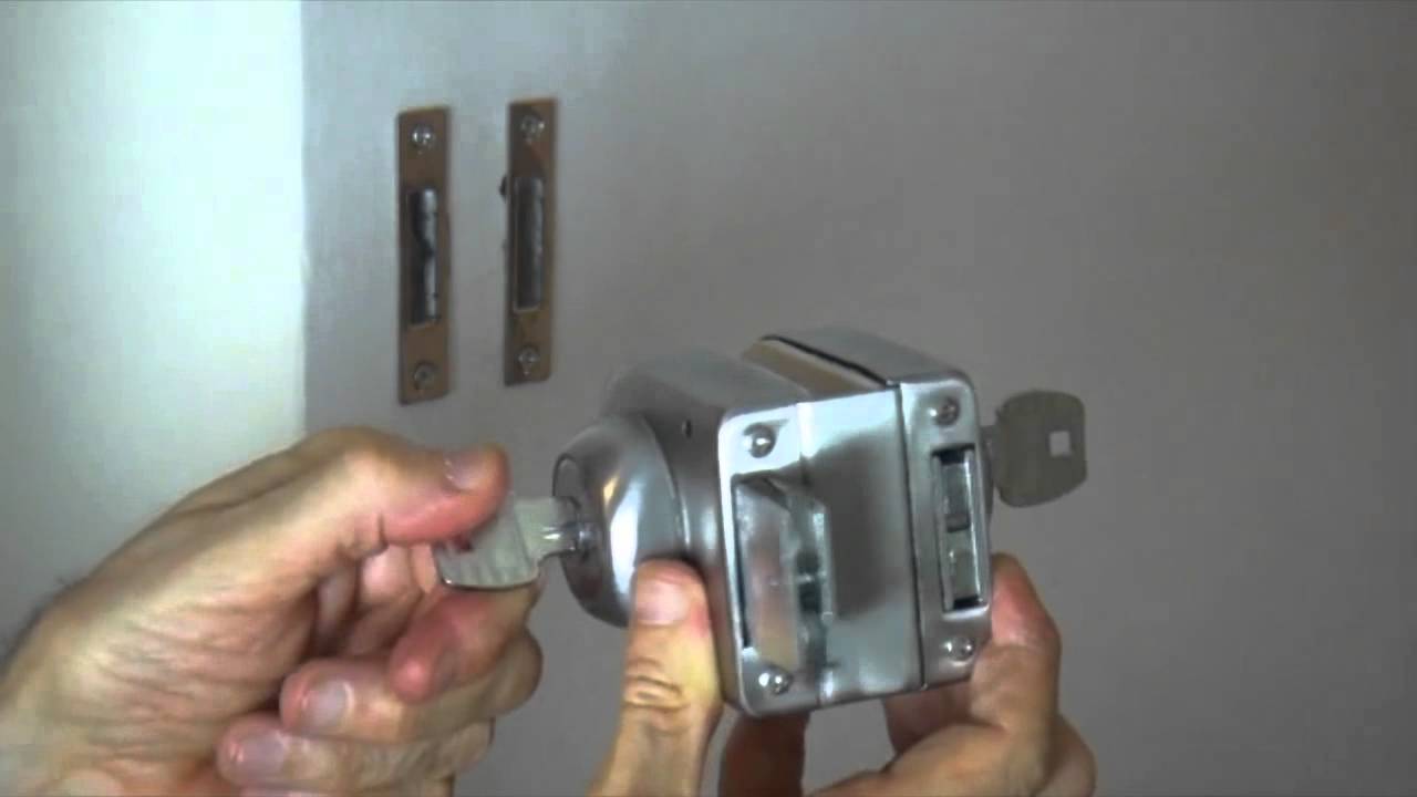 Fechadura auxiliar para portas de vidro - Submarino.com.br