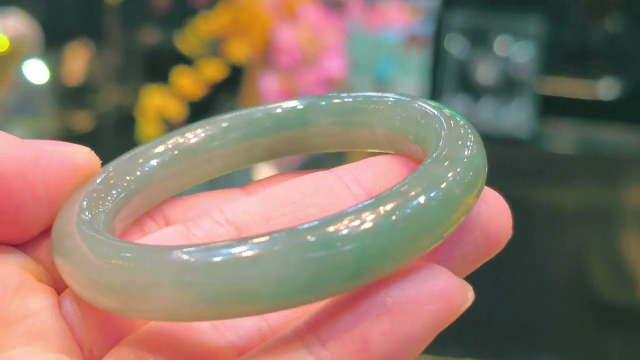 Vòng cẩm thạch thiên nhiên xanh lam ngọc jade A cao cấp sang trọng cẩm thạch Myanmar GMT JADE 