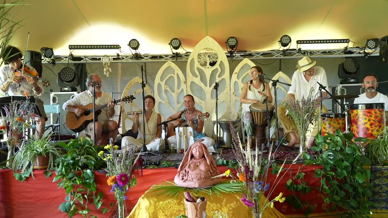 Genesa Mundi - Solo Dios Sabe Si Vuelvo