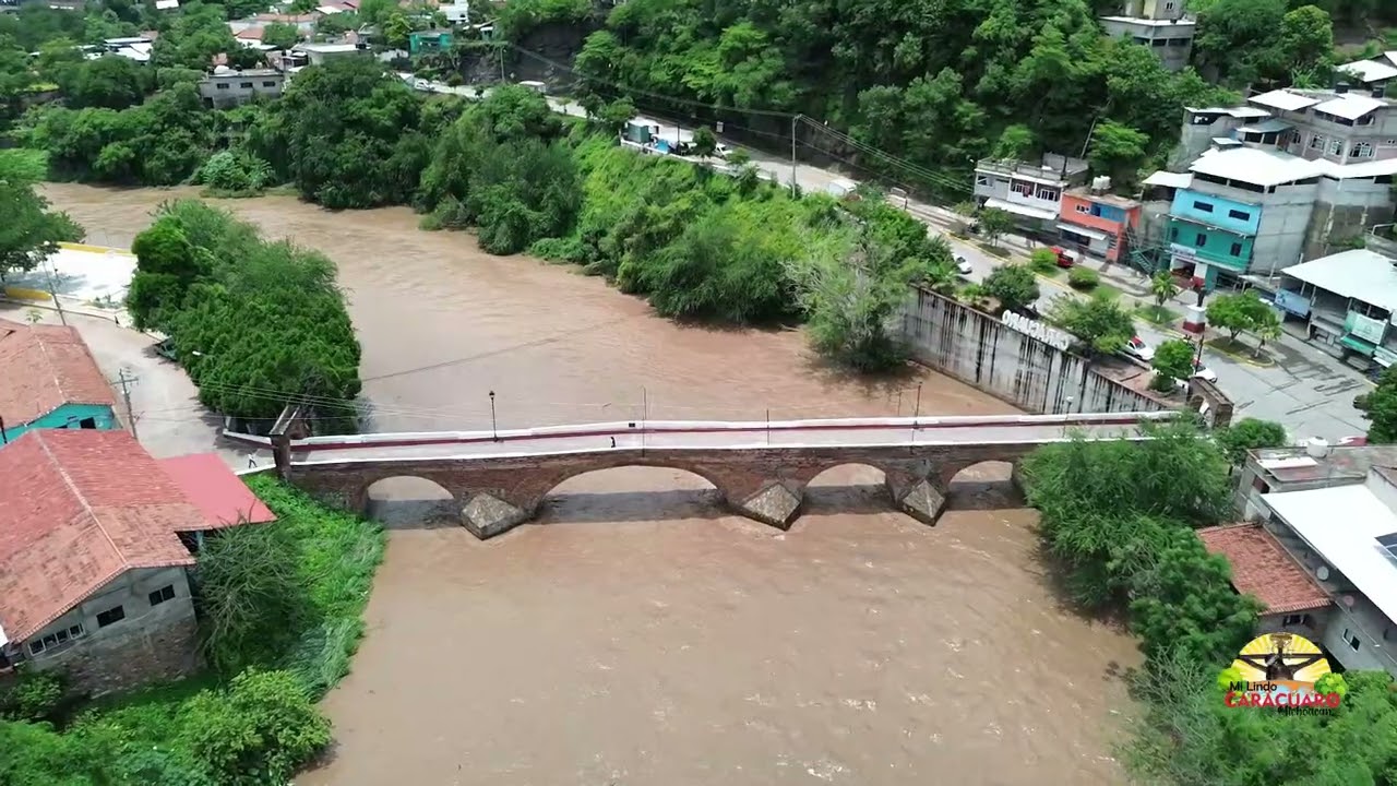 As&iacute; es como luce hoy, martes 12 de agosto de 2025 el r&iacute;o de Car&aacute;cuaro Michoac&aacute;n.