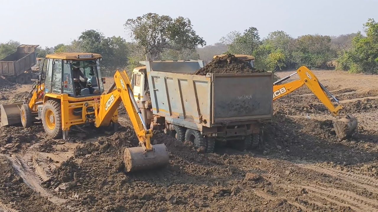 ऐसा पहली बार होगा जो दो जेसीबी भी मिलकर एक डंपर को लोडिंग करेगी /#JCB #न्यू 