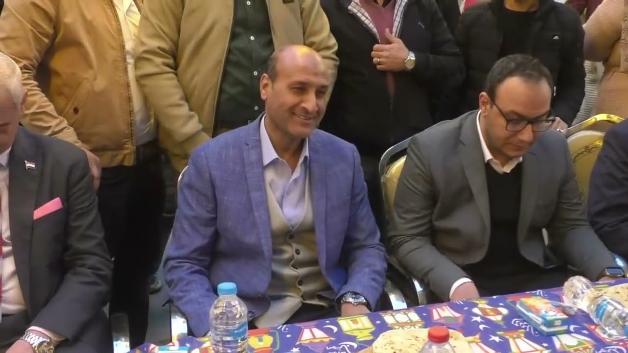 محافظ أسيوط يشارك أهالي وشباب منطقة الأربعين بحي غرب مائدة الإفطار الجماعي