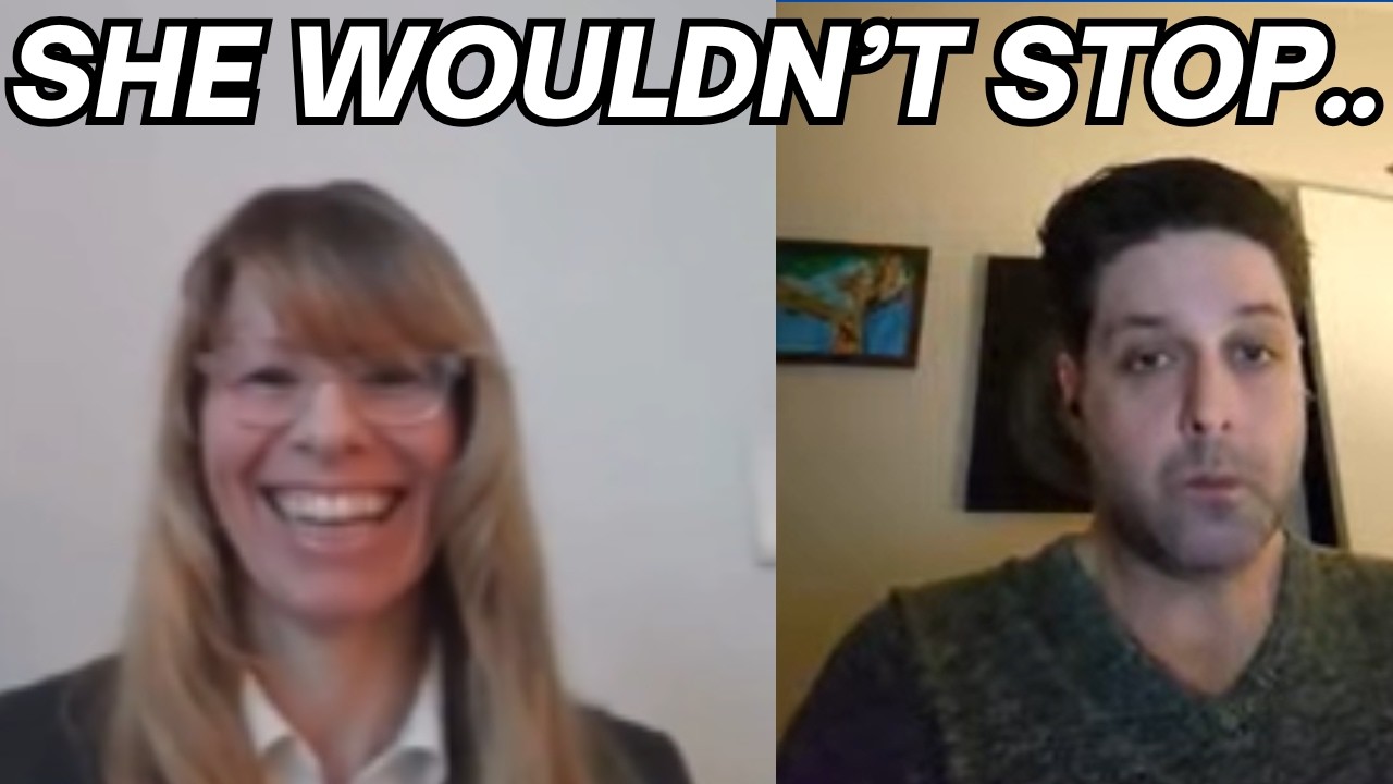 Мать обвиняют в неоднократных визитах в дом и на работу к учительнице.