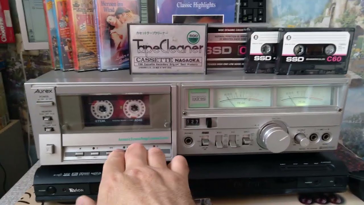 Японка с зелеными глазами:Toshiba Aurex PC-X60AD