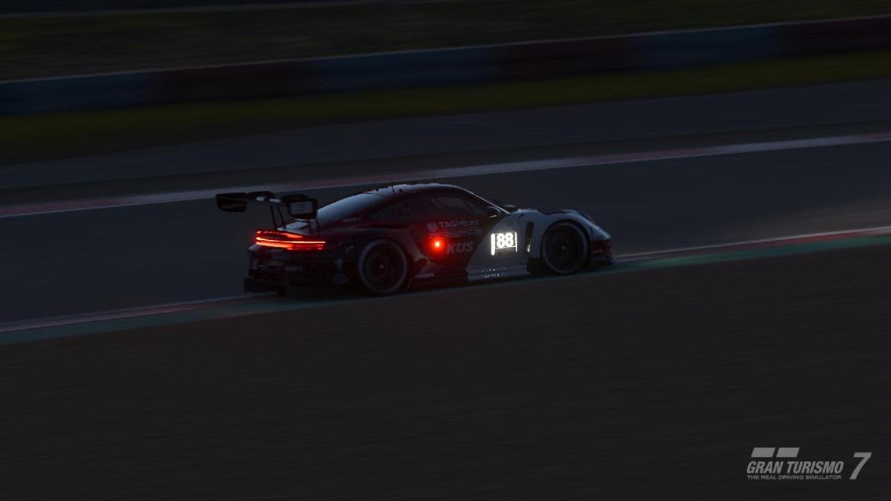 PenskeGT3R @night