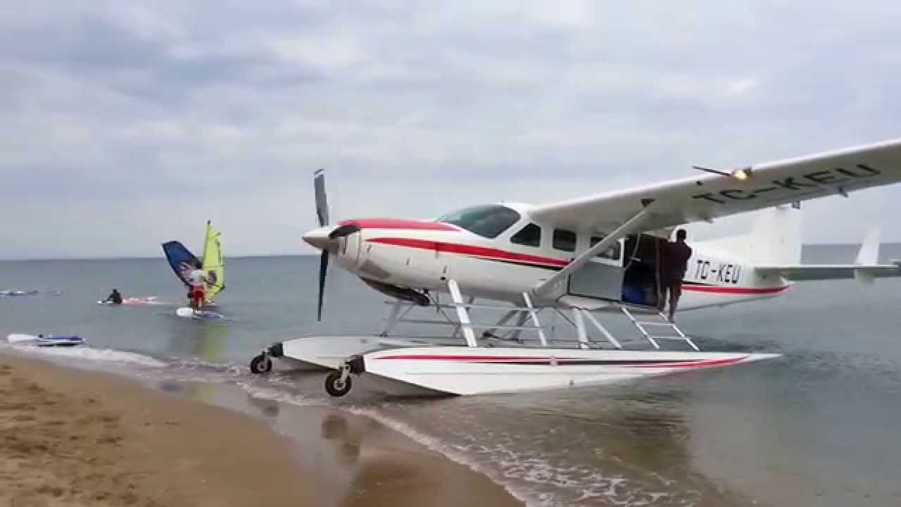 Cessna Caravan Amphibian start up and take off from Gökçeada