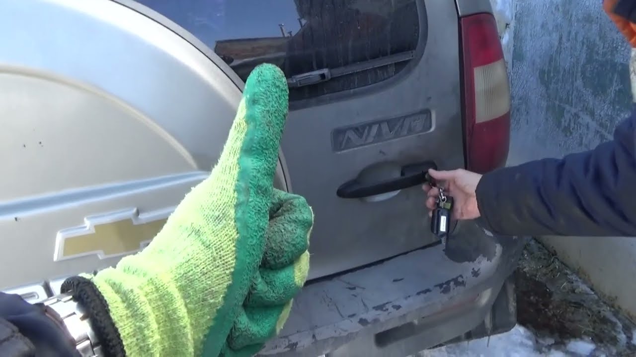 ЗАМОК И РУЧКА ДВЕРИ БАГАЖНИКА НИВА ШЕВРОЛЕ ПОЛНАЯ ЗАМЕНА (КАК ОТКРЫТЬ ДВЕРЬ ИЗНУТРИ)